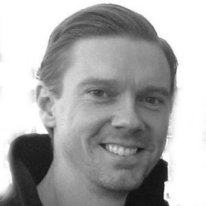 Cummings, Headshot