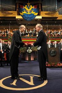 BUSM Professor Emeritus Osamu Shimomura was one of three winners of the 2008 Nobel Prize in chemistry. He will speak on the BU Medical Campus on Tuesday, Nov. 17.