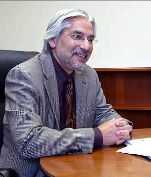 David Center, MD