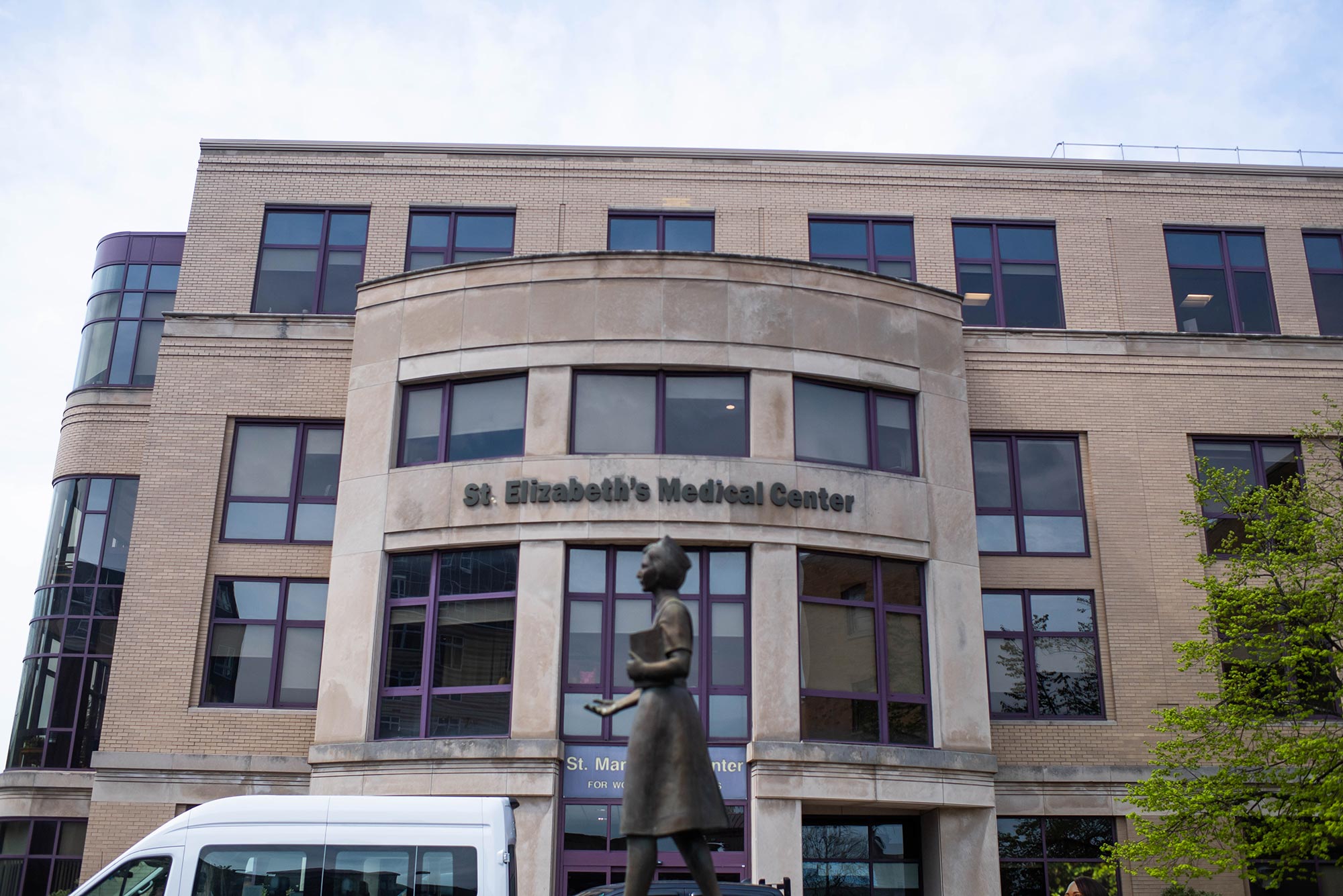 Image of St. Elizabeth's Medical Center entrance.