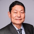 head and shoulders image of Shi Yang