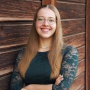 Image of Elyse Olesinski, smiling broadly