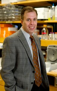 SPIRA “One of the reasons that lung cancer is so deadly is because we rarely find it early, when it’s still treatable,” says Avrum Spira, who has been working for the past decade to develop molecular tests that detect lung cancer early. Photo by Vernon Doucette