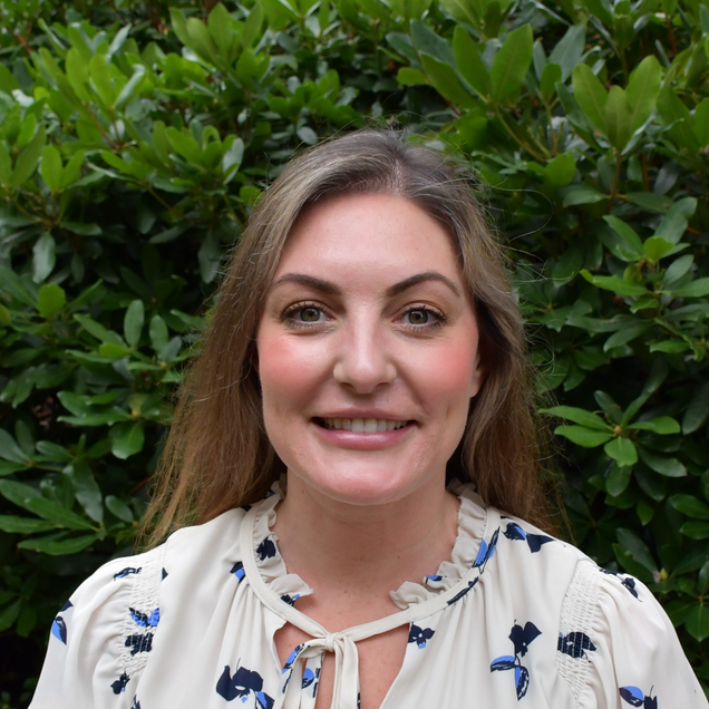 Headshot of Hollie Parcell
